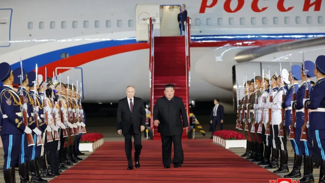 Russian President Vladimir Putin was greeted with a red carpet, military ceremony and a hug by North Korean leader Kim Jong Un during his state visit to Pyongyang 19 06 2024